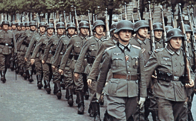 二战德国投降时,德军还有多少兵力?数一数至少还有200