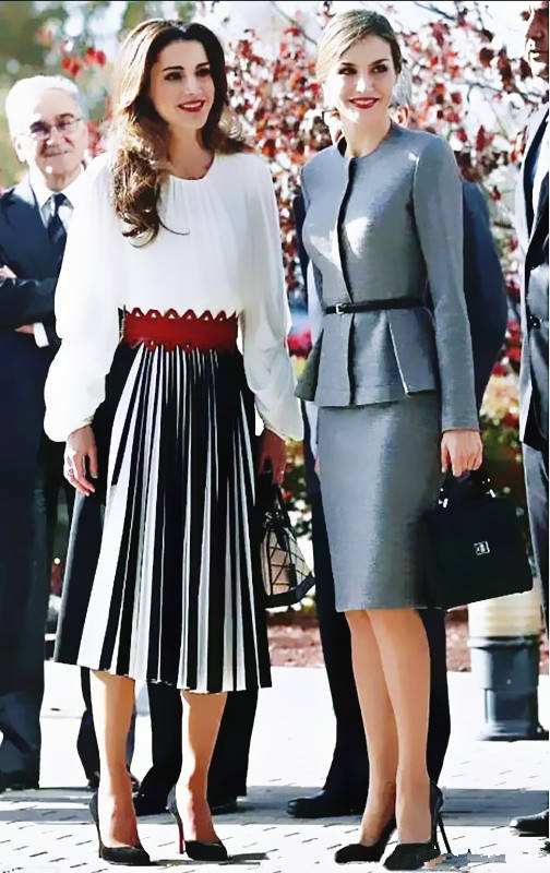 西班牙超美王妃 衣品独特气质高雅 连衣裙穿出高贵职业范