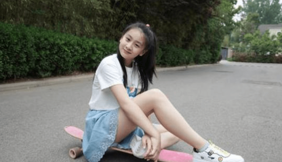 时间飞逝,以前可爱的小森碟现在已经12岁了,而且继承了爸爸田亮的运动