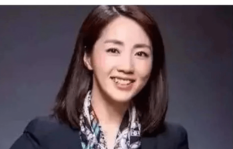 原创她是央视美女主持,兢兢业业工作24年,如今46岁家庭事业双丰收!