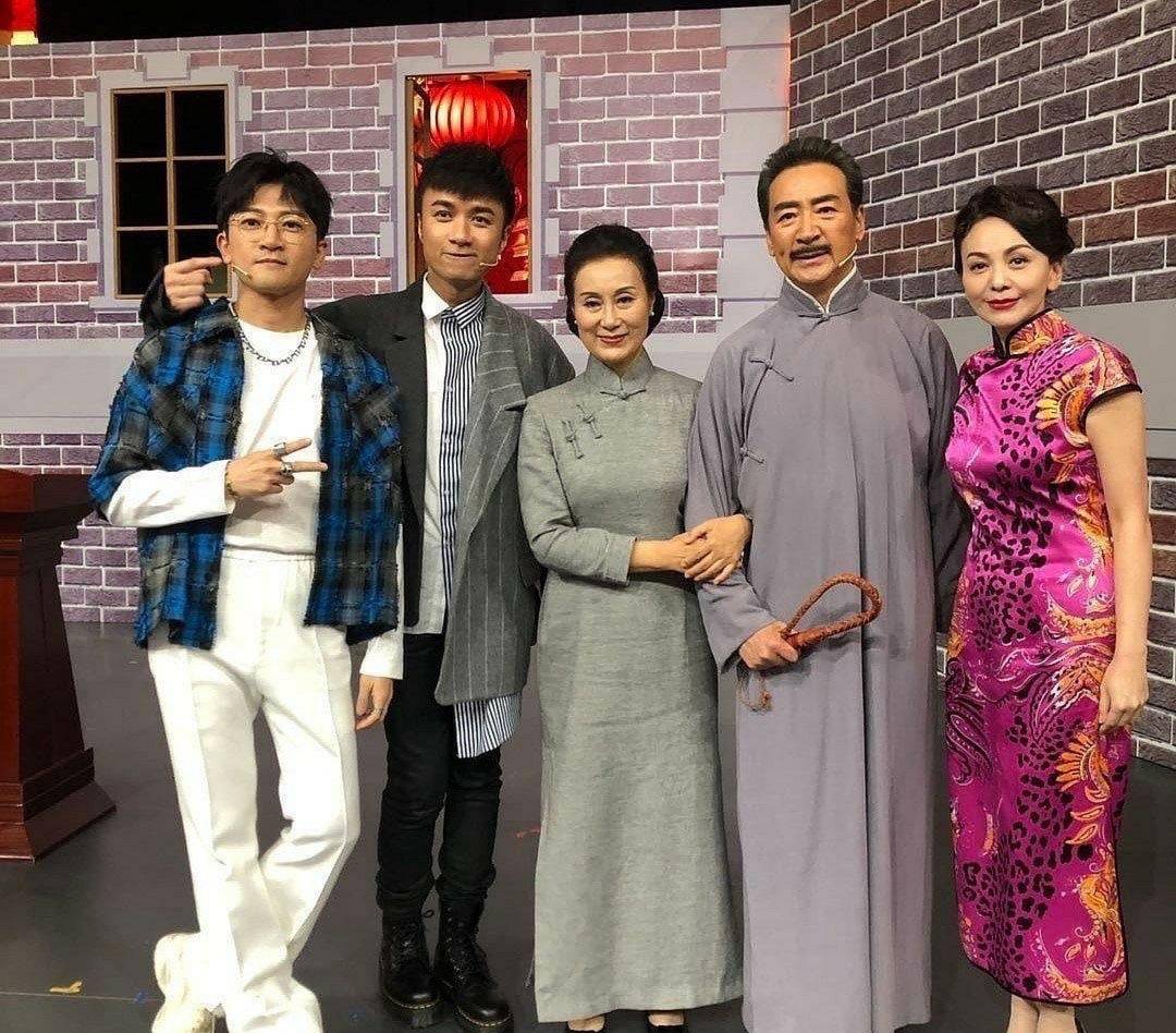 原创雪姨王琳儿子近照曝光16岁王诺英俊帅气笑容阳光嘴像王大陆