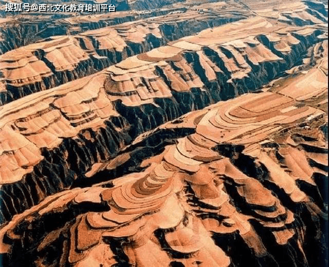 黄土高原上的墚