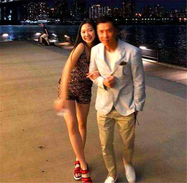 她是甄子丹前妻离婚后才发现怀孕儿子的名字能气死甄子丹
