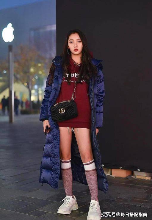 原创露腿不如露袜!今年流行的"小腿袜",时髦减龄,显高显瘦显腿长