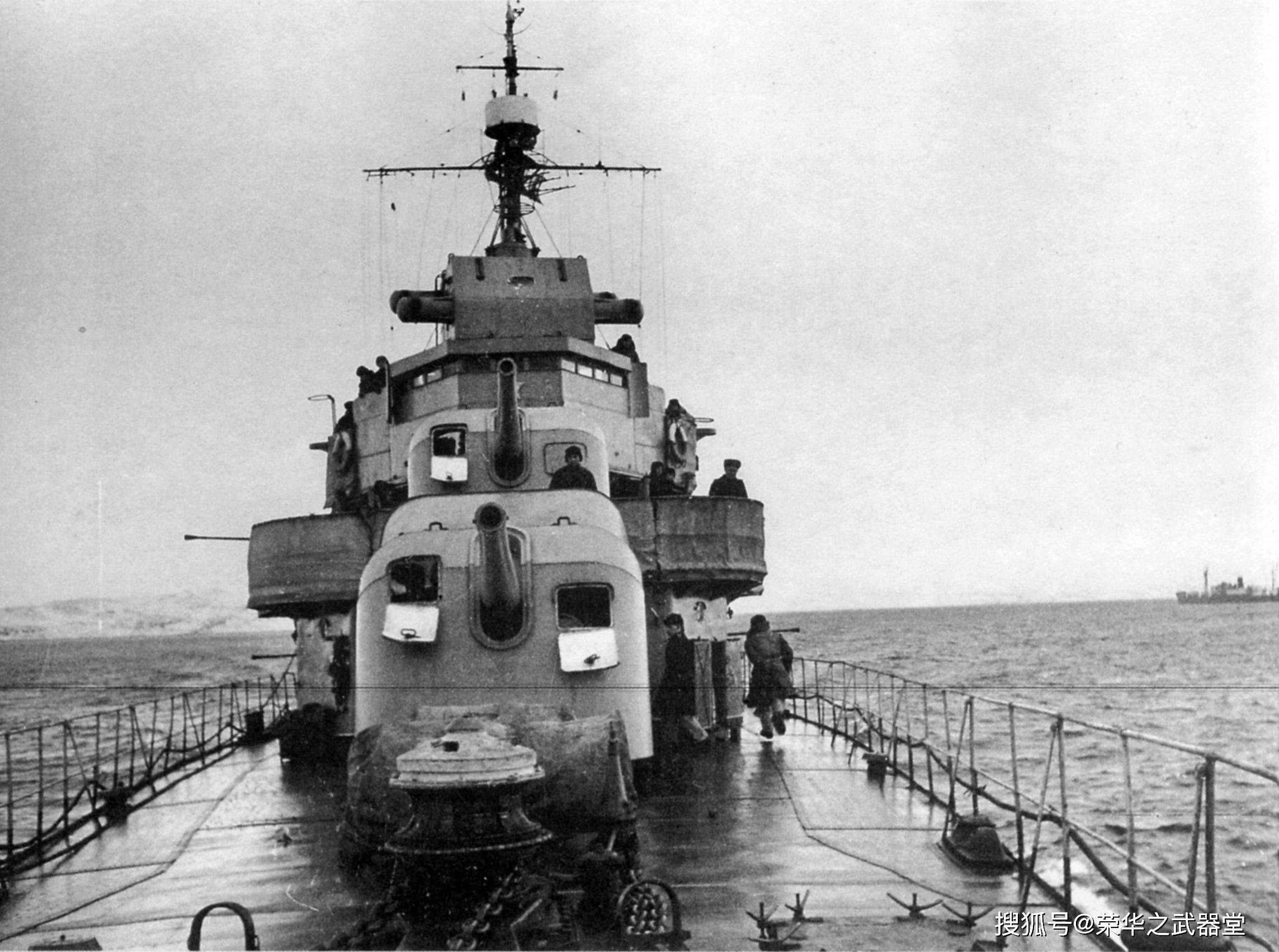 原创1944年苏军北方舰队主动出击4艘驱逐舰炮击挪威瓦尔德港战况与