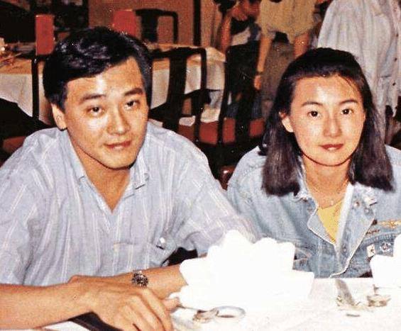 与妻子丁克9年后,尔冬升却悄悄与情人生私生女,留亿万