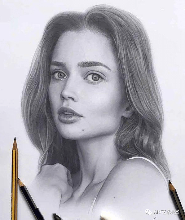 俄罗斯美女艺术家——宛如高清照片般的铅笔画
