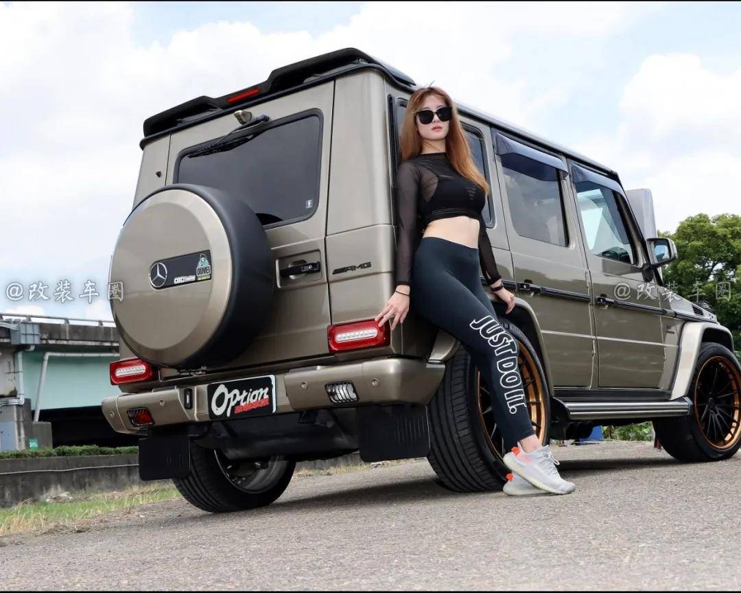 美女车主一手改装奔驰amg g63真实上演 美女与猛兽