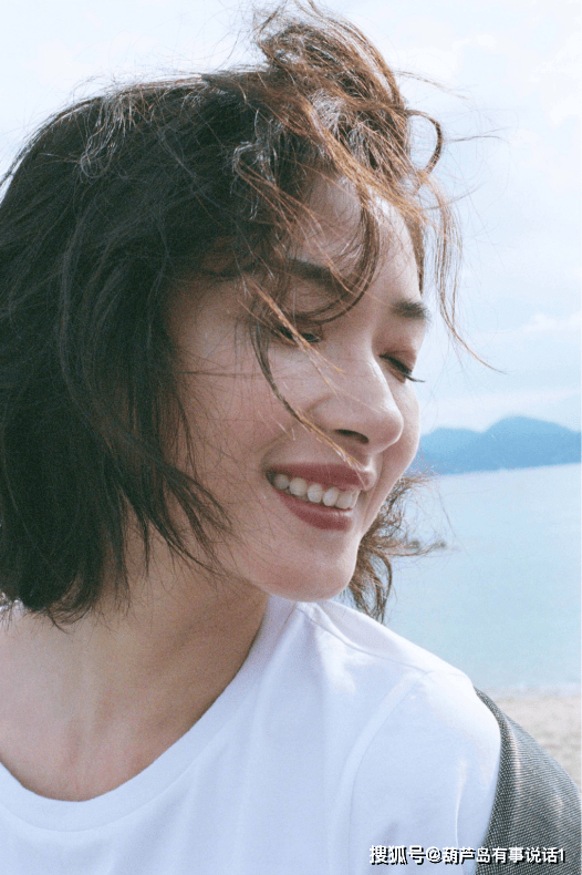 原创万茜结婚三年了?摄影师老公长啥样?从照片看,她俩真的挺恩爱的