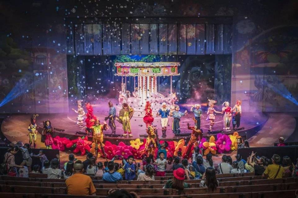 同样不能错过的小剧场,每周都会有不同的演出~《天狗食日》,《反转