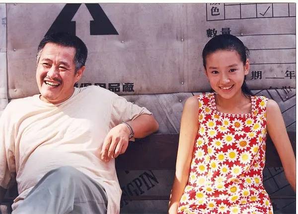 1年后,他与马丽娟结婚.