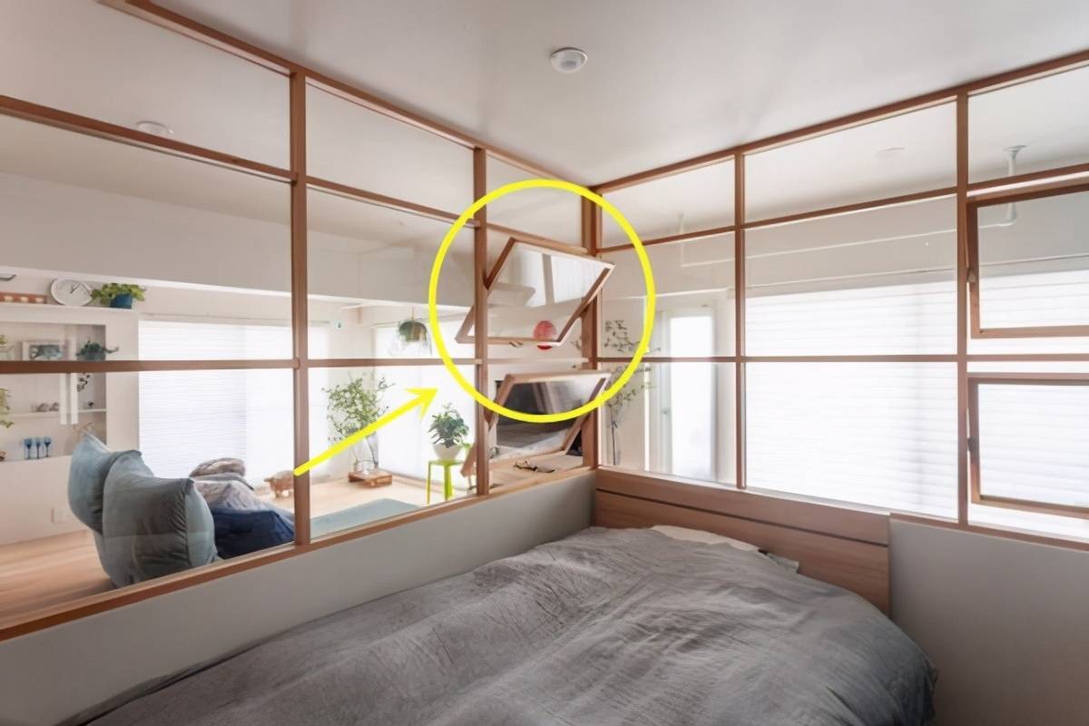 都是卧室隔断,日本给下方装不到半人高玻璃推拉门,地面当换鞋凳