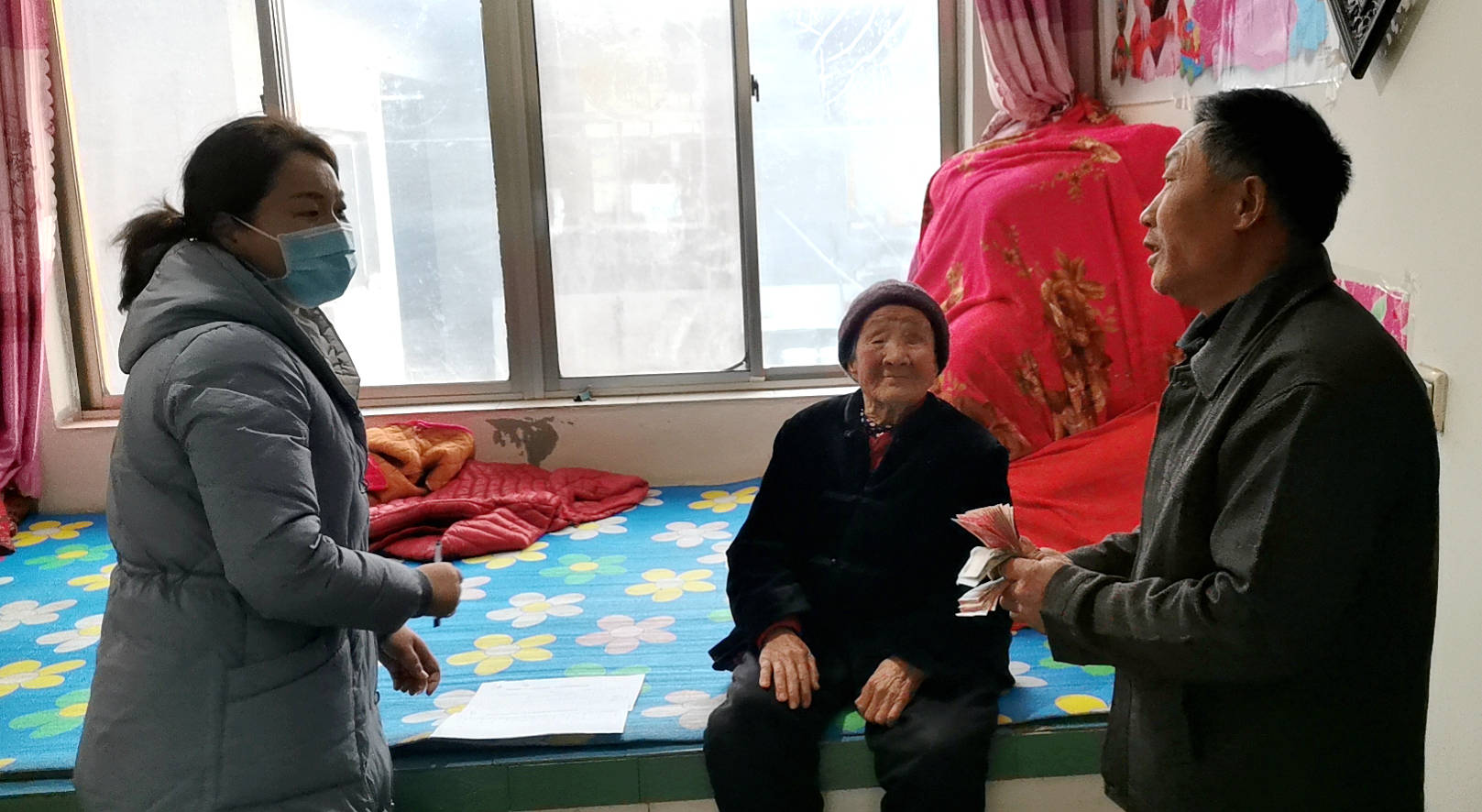 山东省诸城市石桥子镇访贫济困让"我们的节日·春节"更祥合