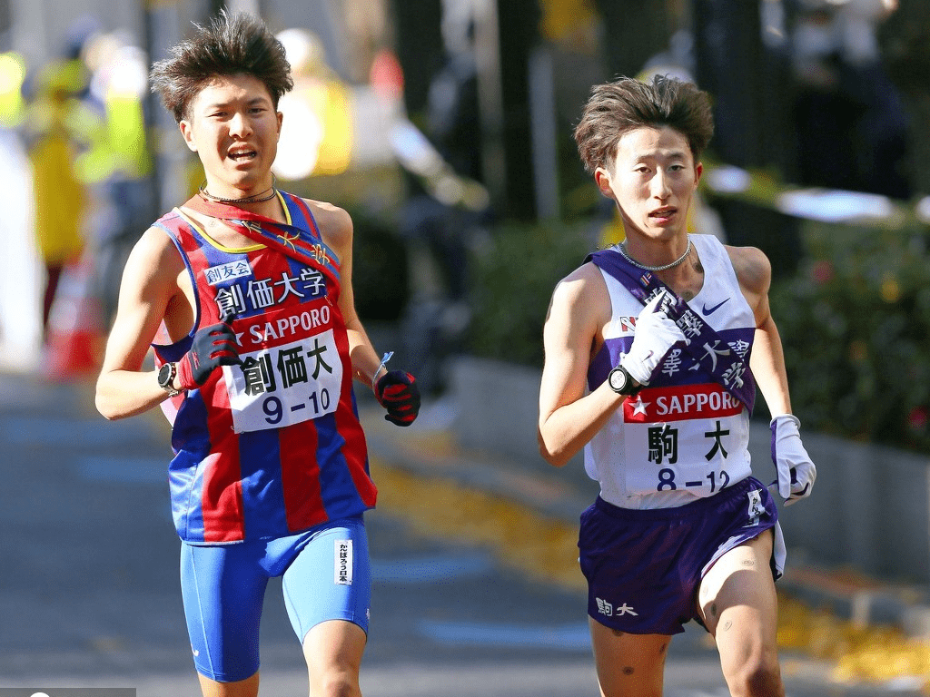 箱根驿传,正式名称为"东京箱根间往复大学驿传竞走",是一项驿站接力赛