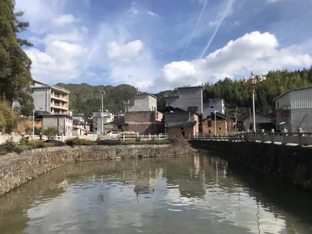 葡萄园里闪烁的梦——记周宁县纯池镇福山村驻村第一书记林植