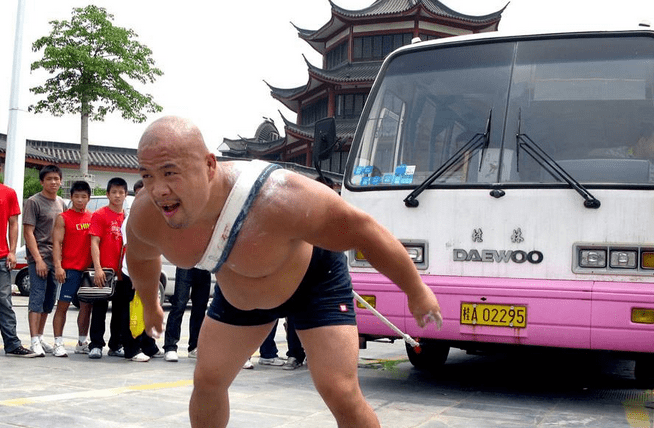 大力士龙武对阵网红吃大蒜拳王网友啥时候二番战太极陈小旺
