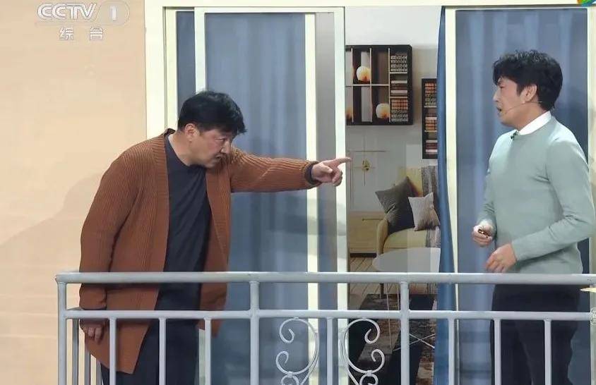 春晚演小品的跨界演员:秦昊再玩爬山梗,任嘉伦土味情话撩万茜