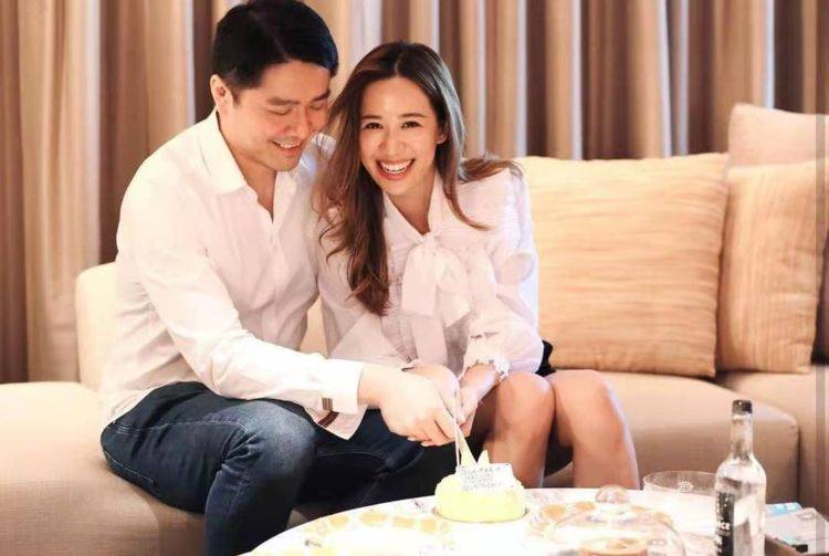 tvb小花旦岑杏贤老公正面曝光夫妻恩爱过情人节网友一看就很疼老婆