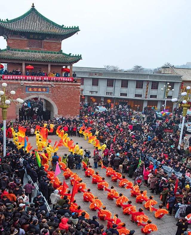 "中国式狂欢节"浚县庙会,一城阅边千年过年看年俗演出