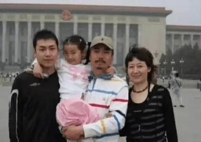 国家一级演员范明,娶二婚大6岁女强人为妻,继子成为他的骄傲
