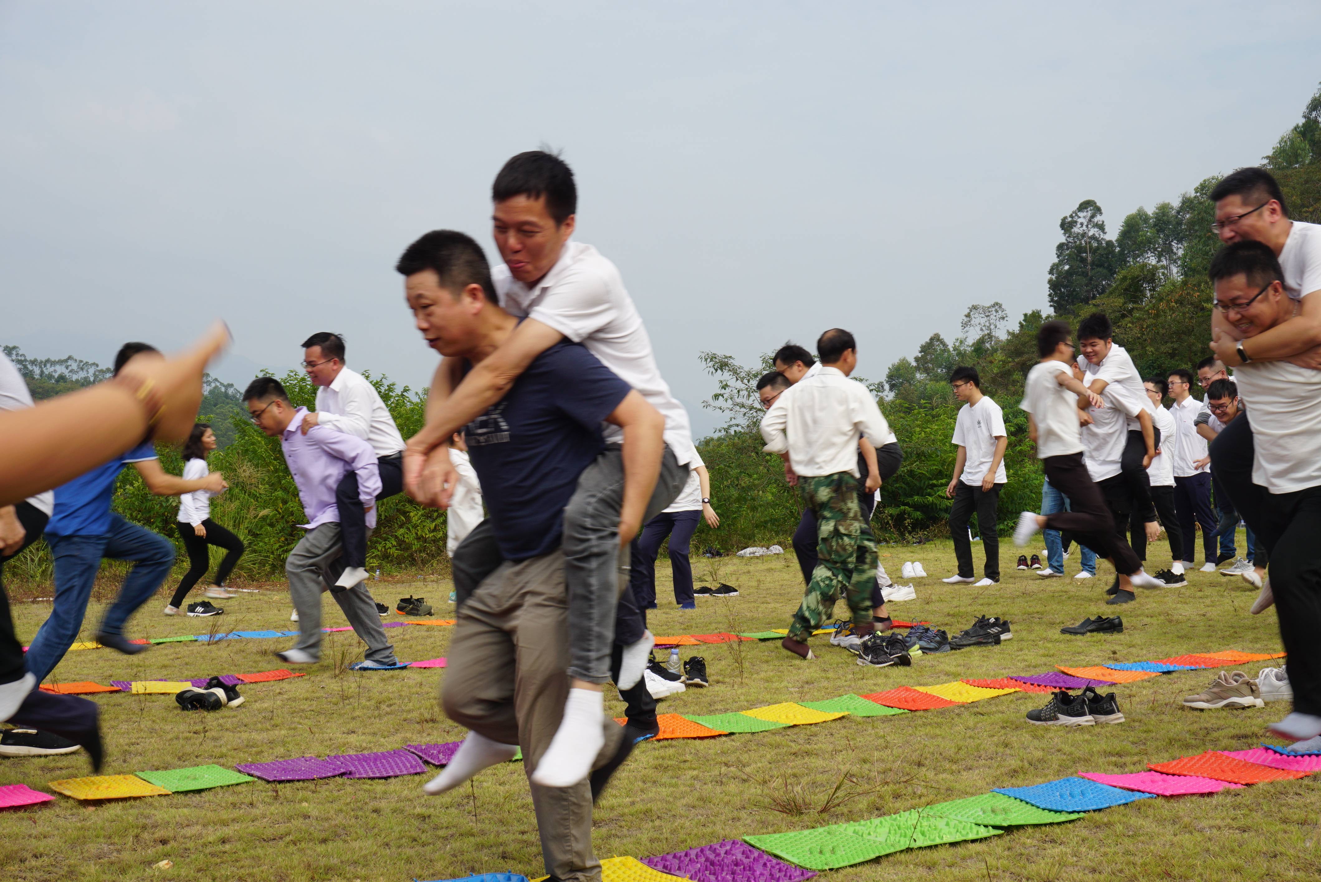 快乐的一天,公司趣味性团建训练拓展