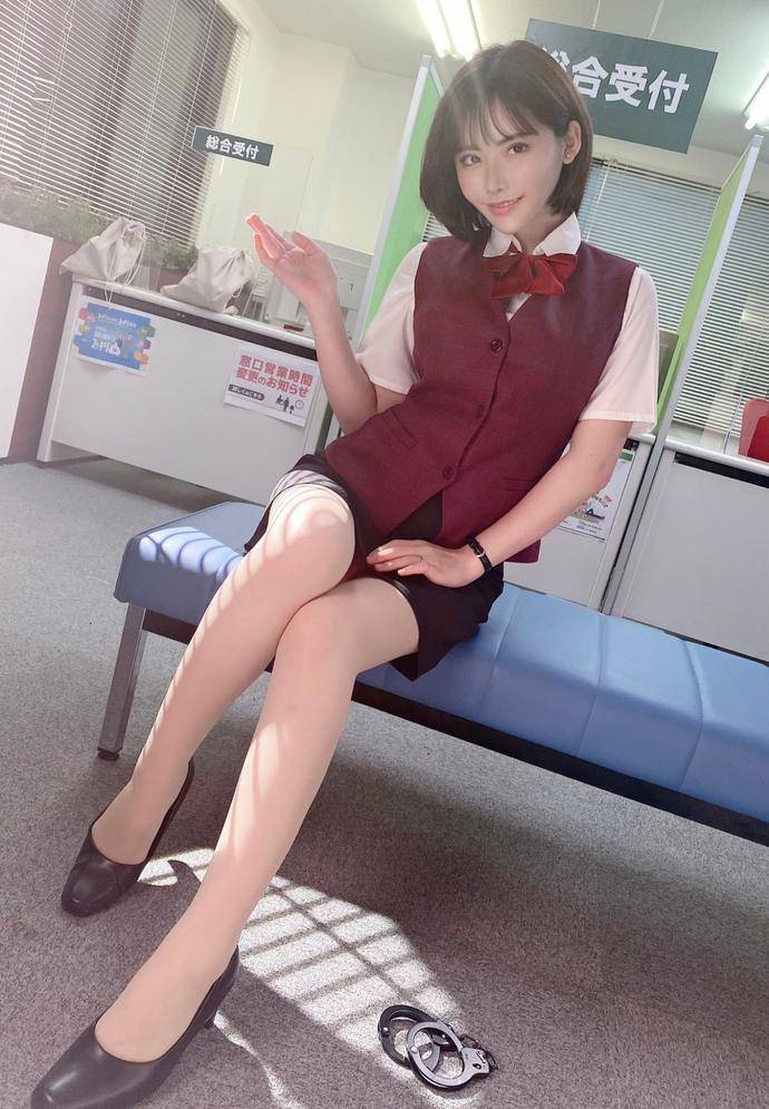 不愧是界话题女王!深田老师上传「ol 装」网友一看背景又歪楼了