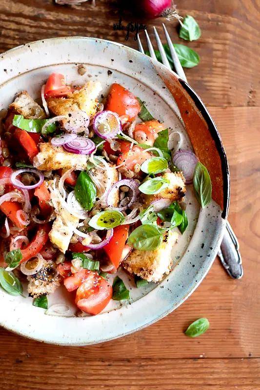 意大利名吃:面包炸沙拉 pane e insalata di pomodoro