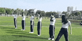 搞笑gif:这一口吃下肚,感觉人生已经到达了巅峰!就是那么爽!