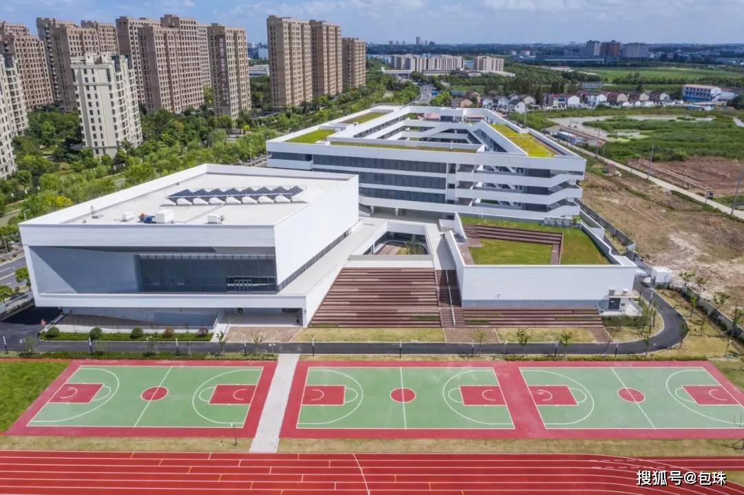 唐镇建平中学新校区9月1日开学迎新生!让我们欣赏一下