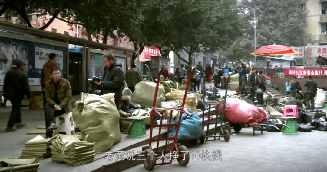 《最后的棒棒》影评:9.6分好片的男主角走了,但无人问津
