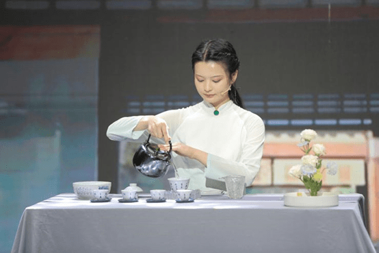 衔枚疾走善善从长英德红茶第四季最美茶艺师半决赛迎光前行