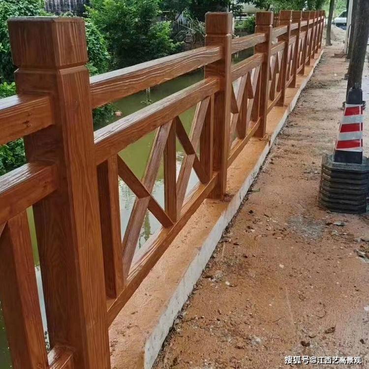 防腐木栏杆图片大全,仿木护栏安装过程,双叉形水泥仿木纹栏杆工程效果