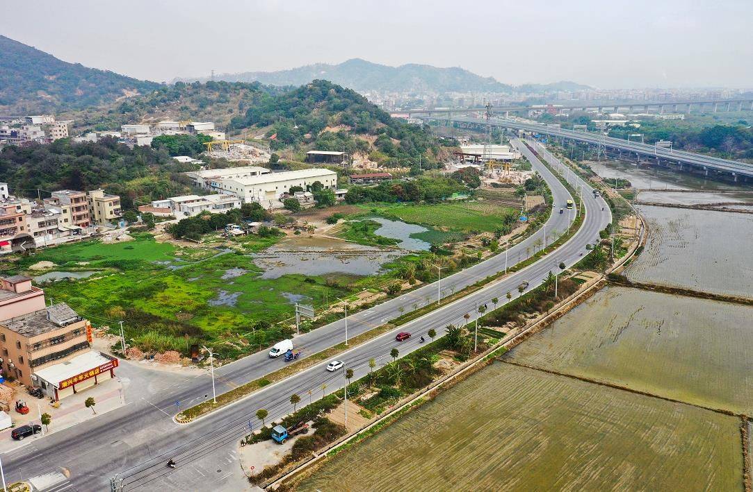 过境路至浮草桥路段路面改造工程,汕南大道潮阳段一期工程等项目建设