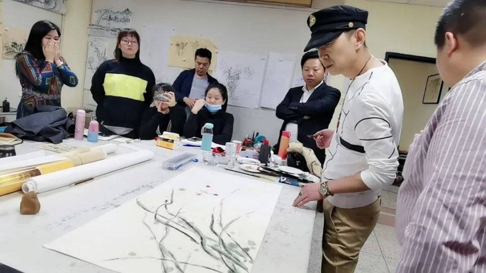 著名画家吴世鹏先生莅临导师吴华林水墨工作室讲学互动交流