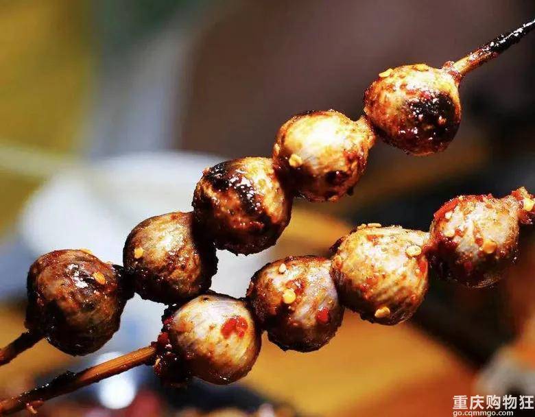 别忘了试试他家的烤独蒜,蒜香十足,但是又不冲人,入味又软糯,不试