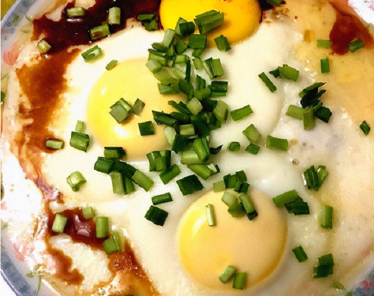 早餐别老是豆浆油条,学做这东北卧鸡蛋,十分钟搞定,营养又好吃