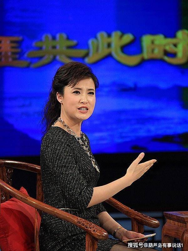 网友:周涛,董卿等都是名气大,论漂亮的话,央视四套桑晨当之无愧