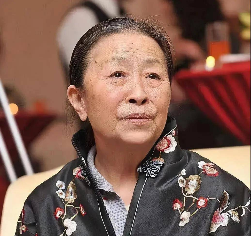 75岁"丑娘"张少华因病去世,演了一辈子慈母,最后却晚景凄凉