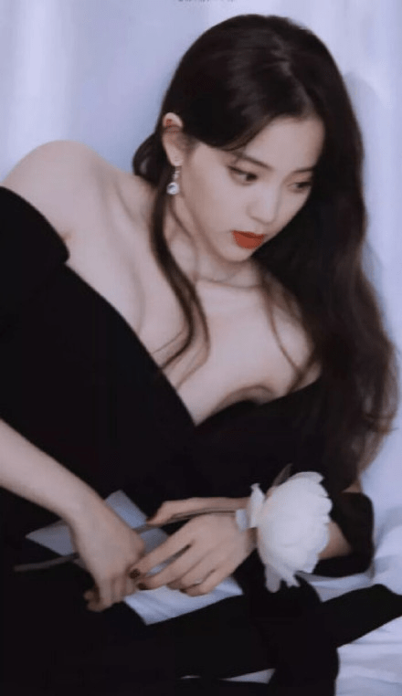欧阳娜娜制服照!娜么甜,娜么美,娜么酷,娜么可爱!但我