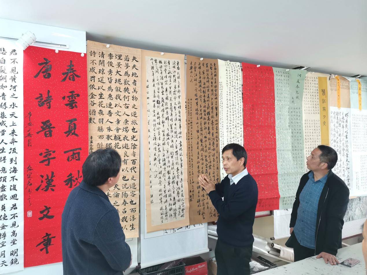 内乡县书协举办群众省展作品点评会_书法