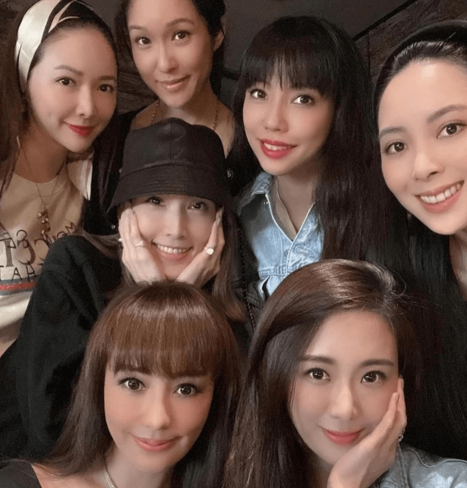 陈若仪江佩蓉闺蜜聚会 李靓蕾关颖尽显贵妇气质