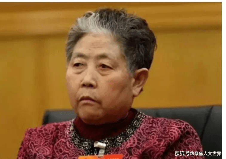 大儿子楼盘烂尾,小儿子砸了招牌,老干妈被坑惨了