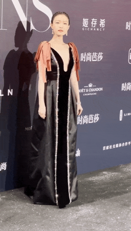 原创红毯又来张小斐成深v辣妹杨采钰透视装若隐若现倪妮没突破