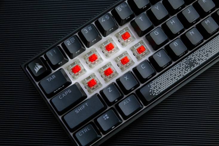 原创8khz回报率樱桃mx红轴pbt键帽60布局新品海盗船k65mini尝鲜体验