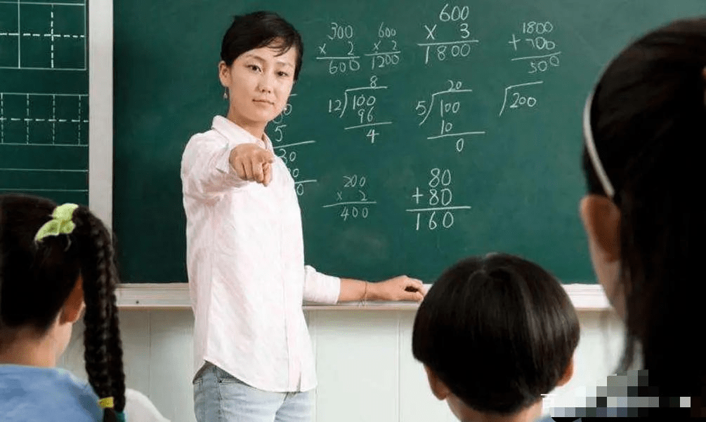 为何中学女生喜欢上课照镜子?这四种动作"毁形象"!男生都嫌弃