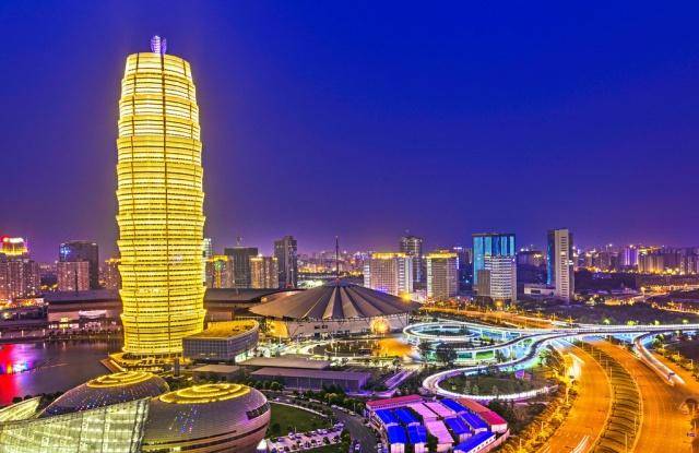 原创22亿超级大楼唤醒郑州,打造中原第三高楼,网友:造型很
