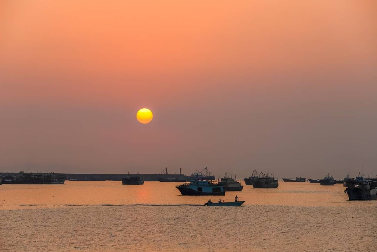 阳江小众宝藏景点,观赏海上落日的好去处,东平飞龙寺