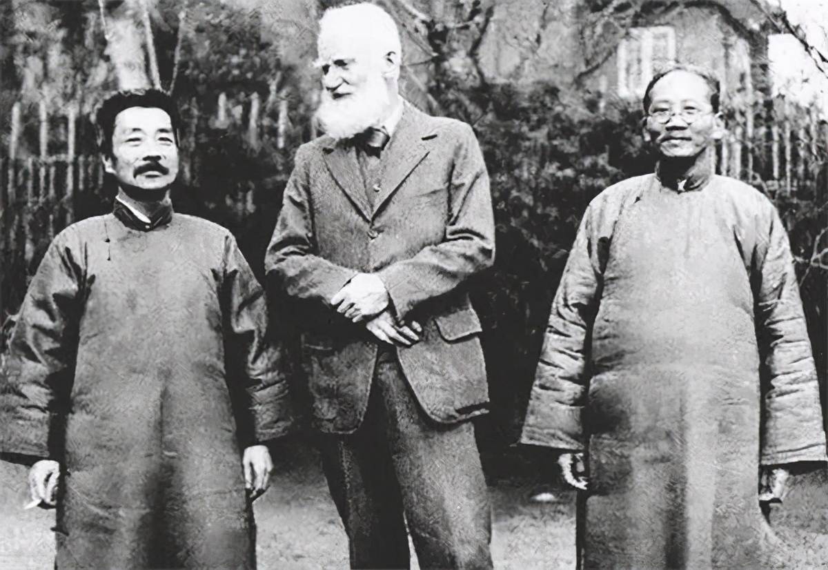 原创1924年泰戈尔访华,鲁迅为何在晚宴中途离去,说"一塌糊涂"