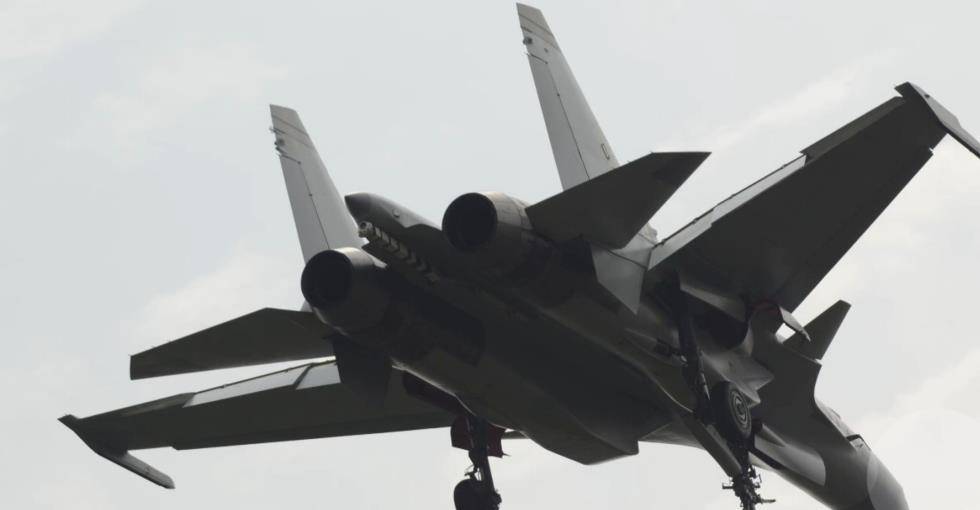 原创弹射版歼15原型机已退役?面世6年,经历上万次试验才公开