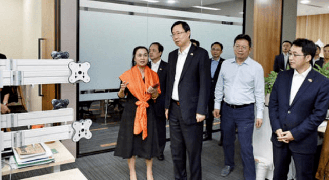 原创建筑工人逆袭成为江苏新首富的陈建华如今每天赚34亿元